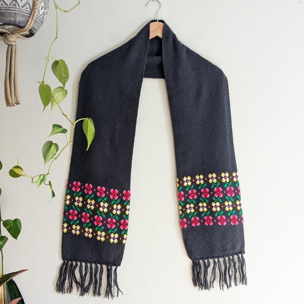 Vintage | Floral Tassel Scarf